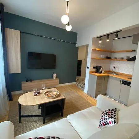 Appartement Stunning Near Metro - Degirmen 64 *