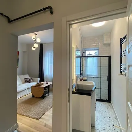 Appartement Stunning Near Metro - Degirmen 64 *