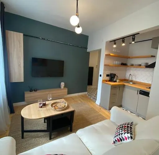 شقة Stunning Near Metro - Degirmen 64 *