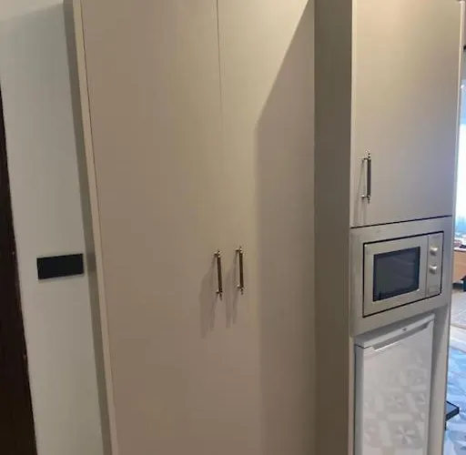 شقة Stunning Near Metro - Degirmen 64 *