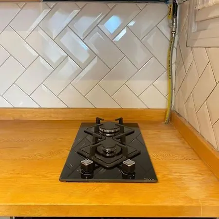 Stunning Near Metro - Degirmen 64 Apartman Isztambul