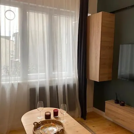Stunning Near Metro - Degirmen 64 Apartamento *