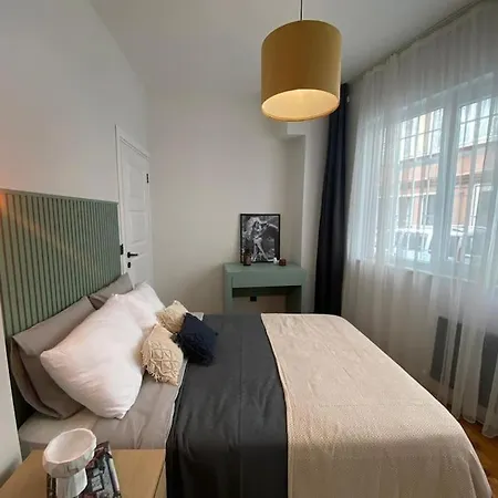 Apartman Stunning Near Metro - Degirmen 64